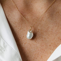 Anna Pearl Pendant, 18k gold