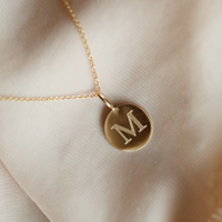 Alice berlock, 18k gult guld