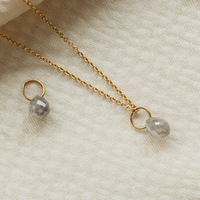Stella Raw Diamond berlock, 18k gult guld