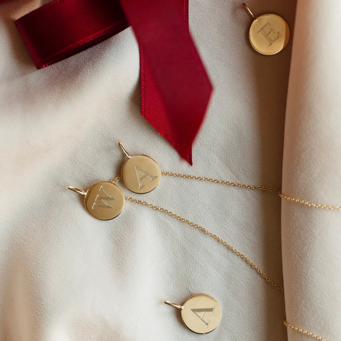 Alice Berlock, 18k gult guld