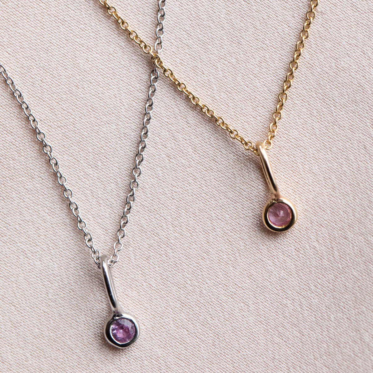 Kitty berlock / Vitt Guld / Gult Guld 