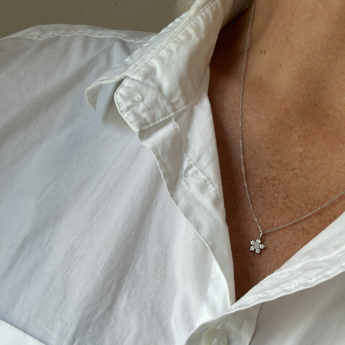 Amy diamantblomma, berlock, 18K gult guld / vitguld