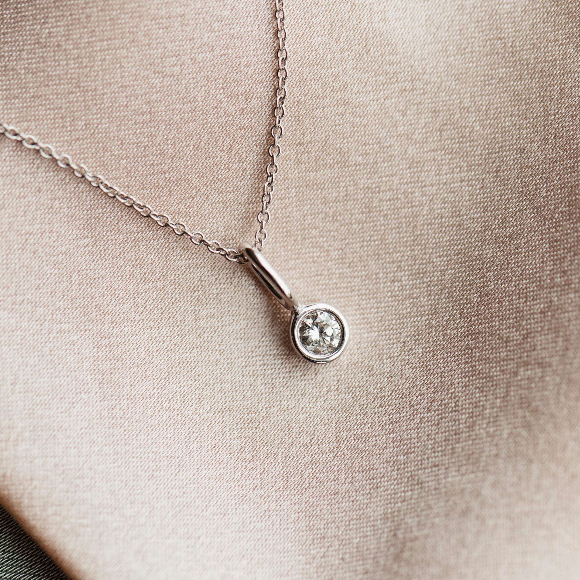 Greta diamantberlock, 18k gult guld / vitt guld