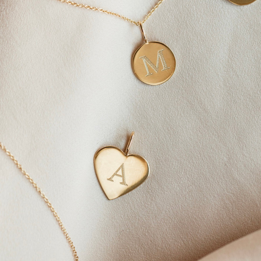Astrid Solid Heart berlock, 18k gult guld
