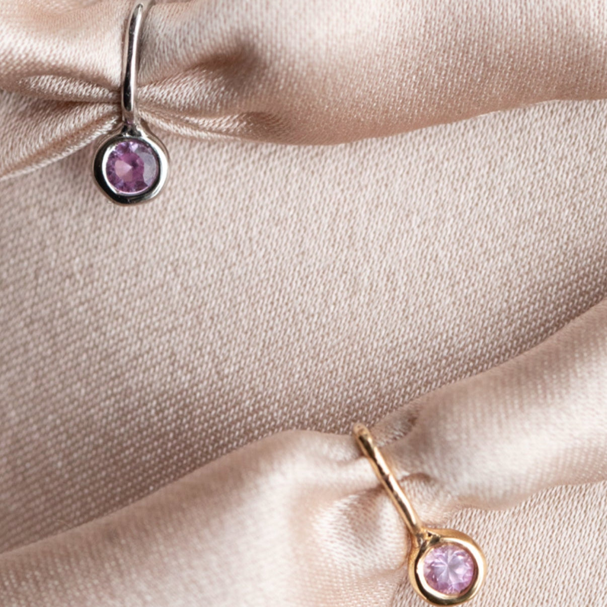 Kitty berlock / Vitt Guld / Gult Guld 