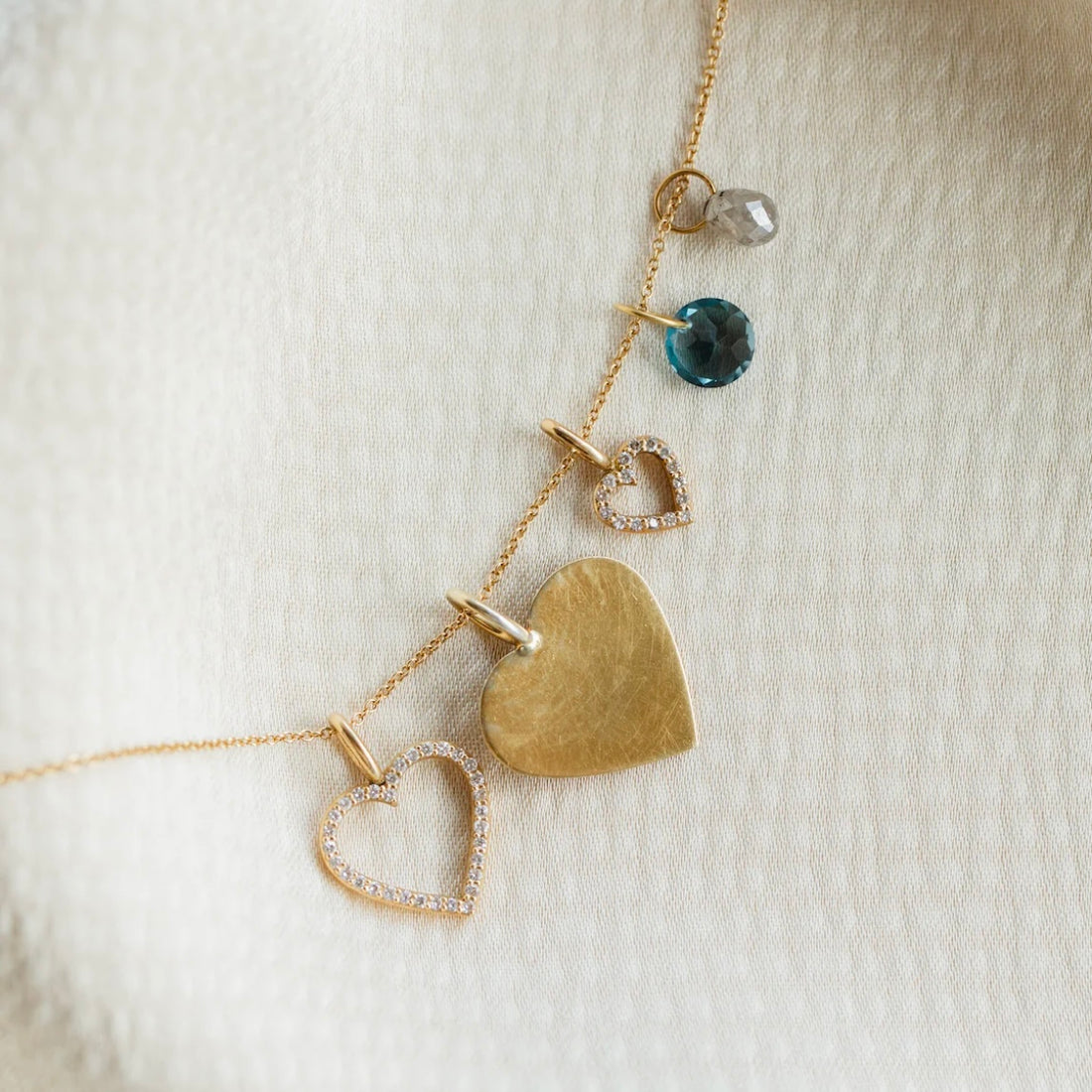 Astrid Solid Heart berlock, 18k gult guld
