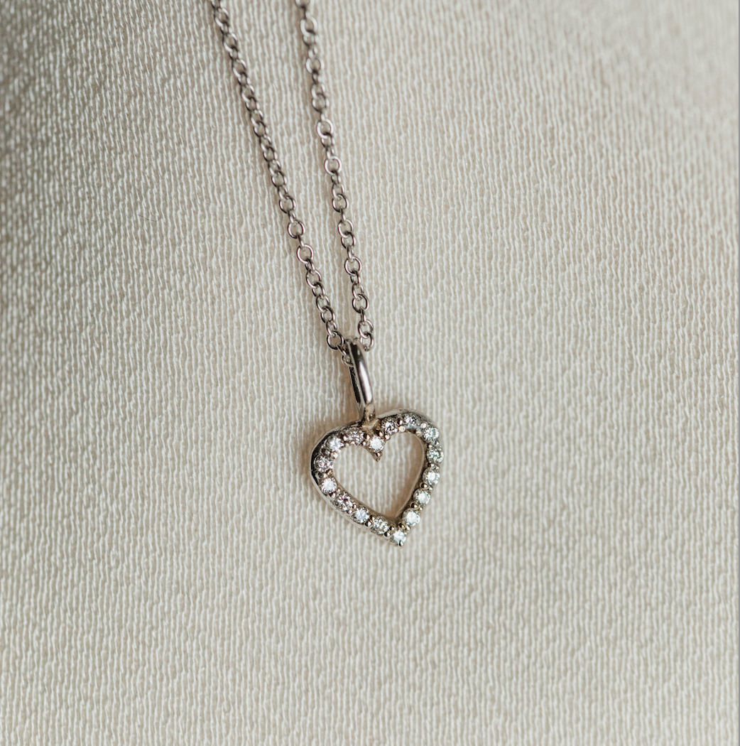 Astrid hjärthalsband, 18k gult guld / vitguld