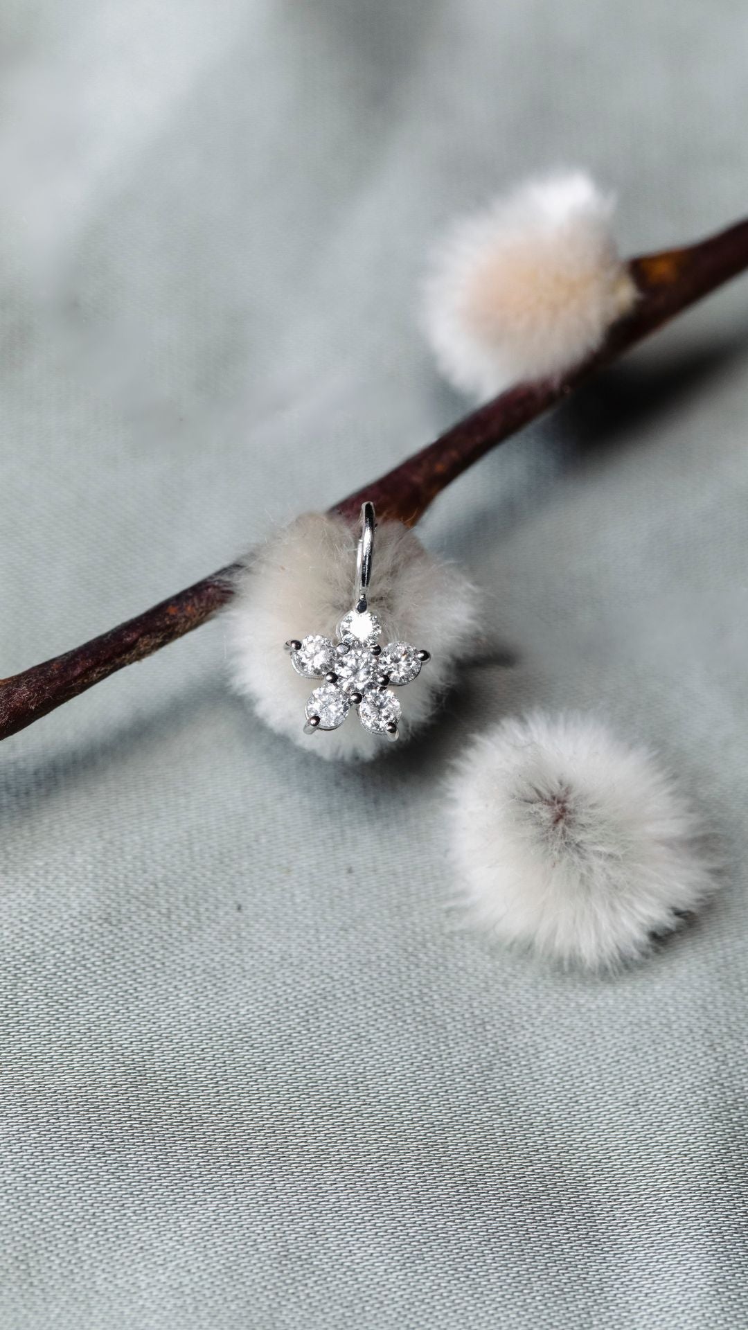 Amy diamantblomma, berlock, 18K gult guld / vitguld